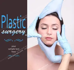 عکس با کیفیت تبلیغاتی دستان متخصصین در حال معاینه جهت تزریق ژل و بوتاکس برای بانوان