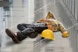 عکس با کیفیت کارگر ساختمان پرت شده از بالای نردبان یا ساختمان بر روی زمین
