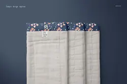 موکاپ پیشبند آروغ گیر نوزاد