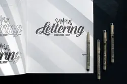 موکاپ دفتر طراحی و خوشنویسی