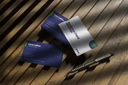 موکاپ کارت ویزیت واقعی با افکت سایه پنجره