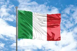 موکاپ پرچم برافراشته روی میله