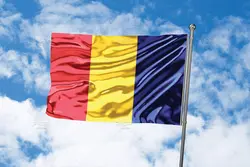 موکاپ پرچم برافراشته روی میله