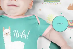 موکاپ لباس سرهمی زیر دکمه‌ای نوزاد