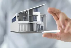 15 تصویر ماکت خانه در دست مرد (انتزاعی – مفهومی)