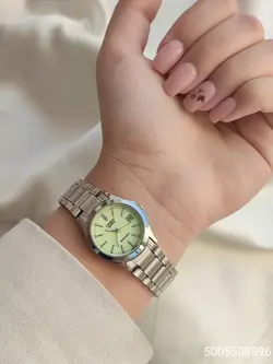 ساعت زنانه کاسیو موتور ژاپن هک مارک روی قفل ضامن دار تقویم دار کد ۱۹۱۵۴۷۲