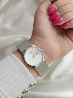 ساعت زنانه H&M موتور ژاپنی قفل پروانه ای به همراه تقویم کد ۱۹۱۵۳۲۴