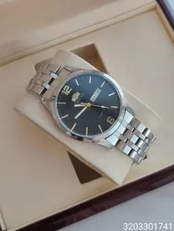 ساعت مردانه مارک orient تقویم دار و روز شمار به همراه قفل ضامن دار کد ۱۹۱۵۲۸۵