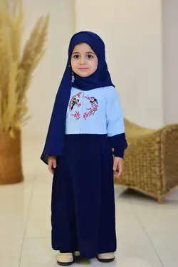 عبا میچکا نوجوان سورمه ای