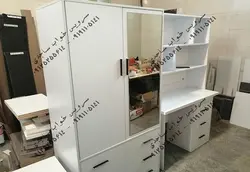 کتابخانه و میزتحریر