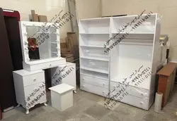 کتابخانه و میزتحریر