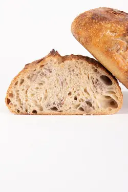 نان خمير ترش گندم کامل با گردو و ادویه