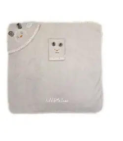 حوله دور پیچ نوزادی دوتکه گلدوزی little me