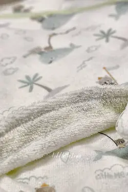 حوله دور پیچ نوزادی دوتکه تمام چاپ little me