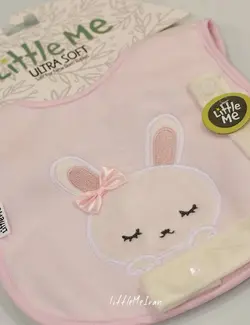 پیشبند نوزادی به همراه بند پستانک little meطرح خرگوش