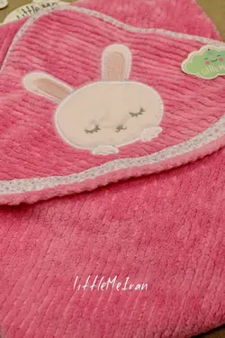 پتو دور پیچ کلاه دار مخمل کبریتی little me طرح دخترونه