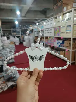 رخت اویز مرواریدی سفید