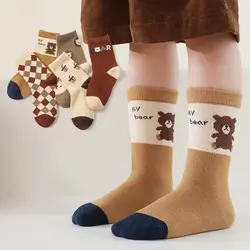 جوراب داخل كركي خرس و بلوط