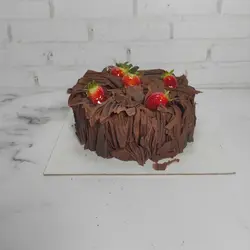 کیک تزیین شکلات توت فرنگی کوچک