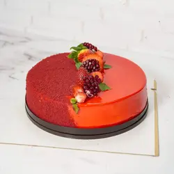 کیک قرمز اناری بزرگ