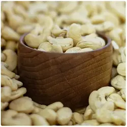 بادام هندی خام