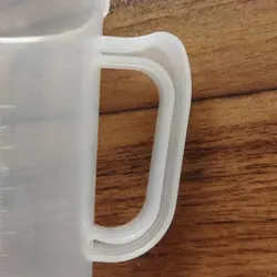 بشر پلاستیکی دسته دار ۲۵۰ میلی لیتری