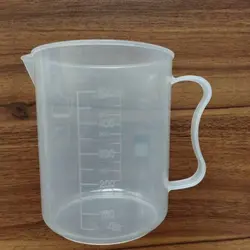 بشر پلاستیکی دسته دار نیم لیتری