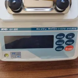 ترازوی آزمایشگاهی AND GF600