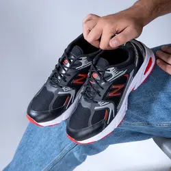 کفش کتانی مردانه New Balance مشکی قرمز