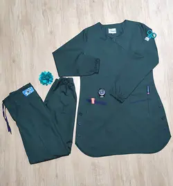 اسکراب پزشکی زنانه مدل Sky 85 – رنگ سبز لجنی