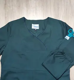 اسکراب پزشکی زنانه مدل Sky 85 – رنگ سبز لجنی