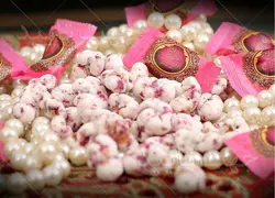 نقل گل محمدی درشت با مغز گردو