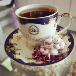 نقل گل محمدی درشت با مغز گردو