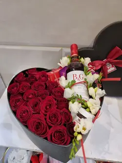 باکس گل باشکلات و عروسک 23