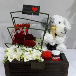 باکس گل باشکلات و عروسک 18