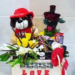 باکس گل باشکلات و عروسک 15