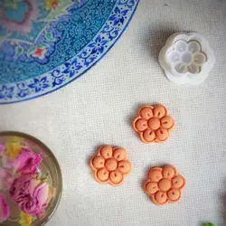 کاتر شیرینی نخودی طرح گل