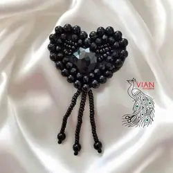 تکه دوزی گل سینه قلب مشکی