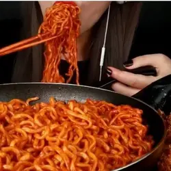 نودل سامیانگ اکسترا هات چیکن
