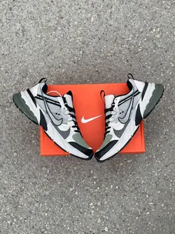 کفش اسپرت مردانه برند نایک مدل V2k run کد 100060