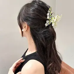 کلیپس پروانه با شکوفه های سفید C38