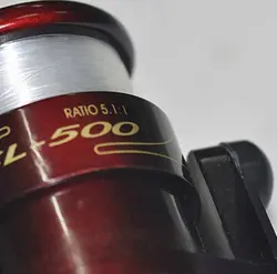 چرخ ماهیگیری مدل SL500 به همراه نخ