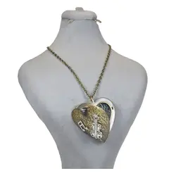 گردنبند زنانه بلوط نارنجی مدل قاب عکس طرح گیتار