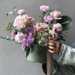 باکس گل مدل پاستیل کوارک (تی وان اس تو)