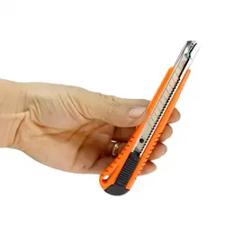 کاتر کوچک پلاستیکی Seven