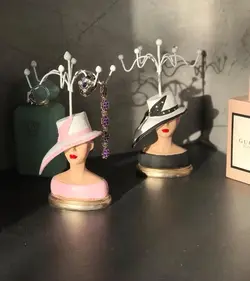 آویز جواهر  مدل نیم تنه