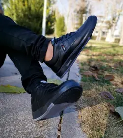 کفش کتونی اسپرت مدل تامی مردانه شیک و با دوام  مشکی تمام  با ارسال رایگان  3385