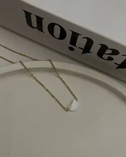 گردنبند ماه سنگي