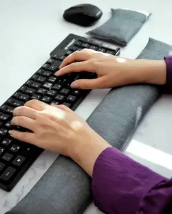 بالش نگهدارنده ساعد