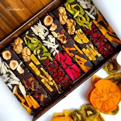 چاکلت بار آجیلی با باکس چوبی